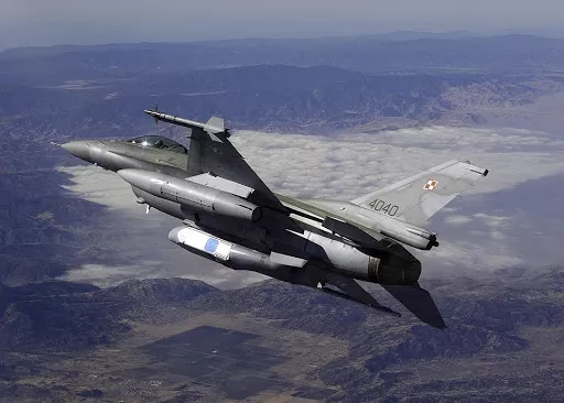 從發展歷程看我國臺灣空軍F-16最新裝備的偵察吊艙有多強